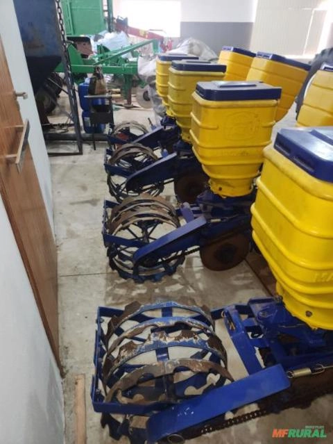 Plantadeira 4 linhas T2SI TATU Imagem Plantadeira 4 linhas T2SI TATU