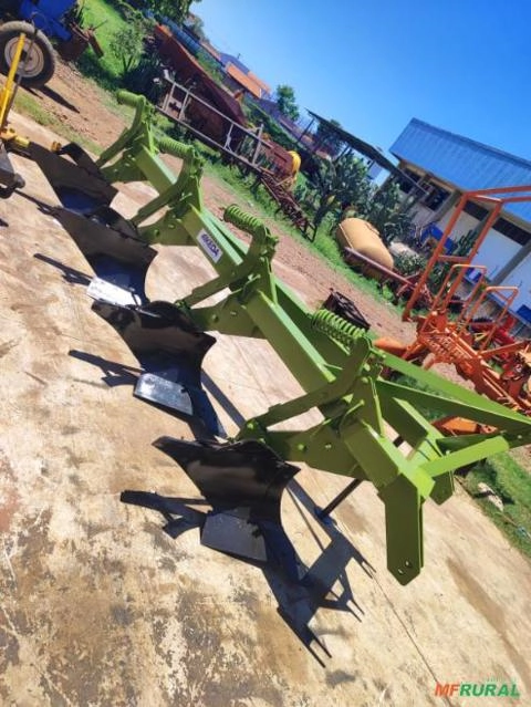 Arado 4 aivecas com Desarme e polietileno - Ikeda Imagem Arado 4 aivecas com Desarme e polietileno - Ikeda