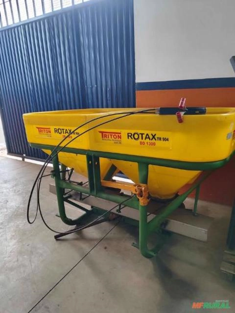 Distribuidor de Adubo ROTAX Triton Duplo – 1.300 kg | Zero Uso Imagem Distribuidor de Adubo ROTAX Triton Duplo – 1.300 kg | Zero Uso