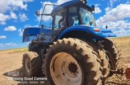 Trator New Holland T8.325 4x4 ano 14
