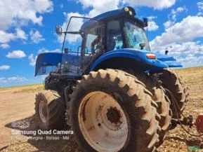 Trator New Holland T8.325 4x4 ano 14