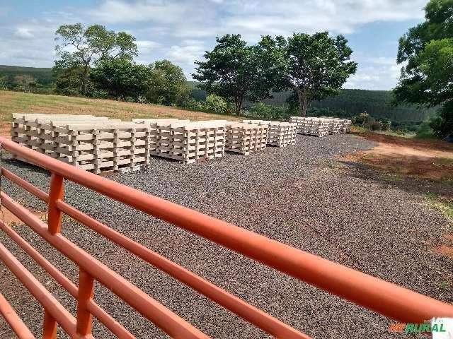 PALANQUE/MOURÃO DE CONCRETO Imagem PALANQUE/MOURÃO DE CONCRETO