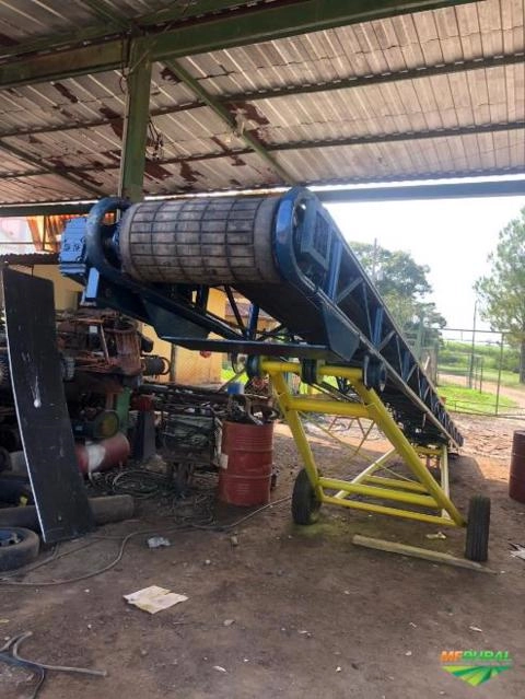 Imagem Esteira Transportadora Elétrica movél ou fixa de 08 á 12 mts Imagem Esteira Transportadora Elétrica movél ou fixa de 08 á 12 mts