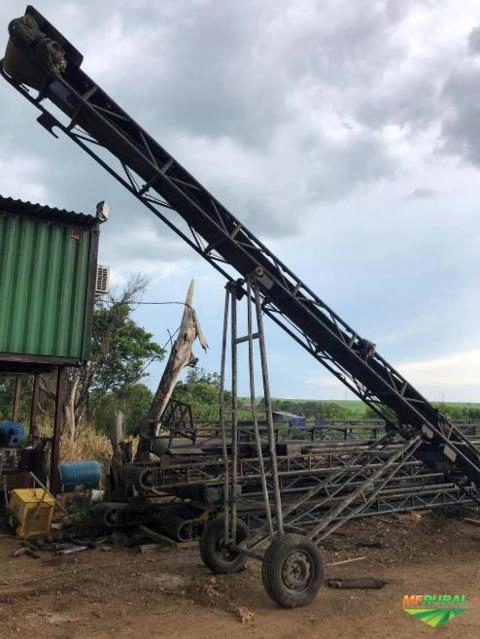 Imagem Esteira Transportadora Elétrica movél ou fixa de 08 á 12 mts Imagem Esteira Transportadora Elétrica movél ou fixa de 08 á 12 mts