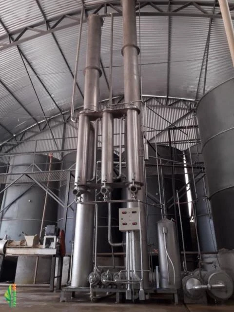 Destilaria de álcool cereal e etanol carburante De 100 a 200 litros hora.
