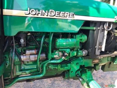 Trator John Deere 5705 4x4 ano 06