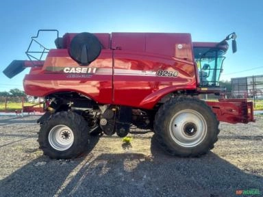 Colheitadeira Case 8230 - Plataforma Macdon 40 Pés Draper, 2013 Imagem Colheitadeira Case 8230 - Plataforma Macdon 40 Pés Draper, 2013