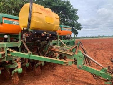Imagem Plantadeira Adubadeira Stara Cinderela 15 - 14 Linhas, 50cm, Pneumática, 2018 Imagem Plantadeira Adubadeira Stara Cinderela 15 - 14 Linhas, 50cm, Pneumática, 2018