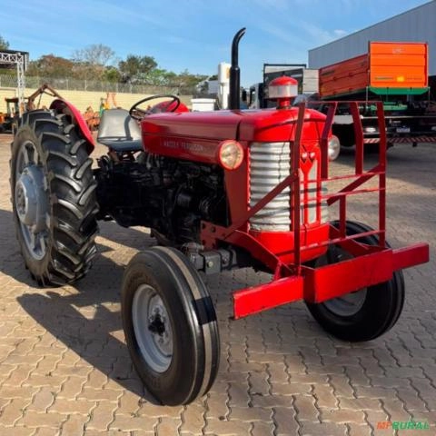 Trator Agrícola Massey Ferguson 65X (4 Marchas) Imagem Trator Agrícola Massey Ferguson 65X (4 Marchas)