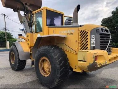 Pá Carregadeira Volvo L120 ano 2004