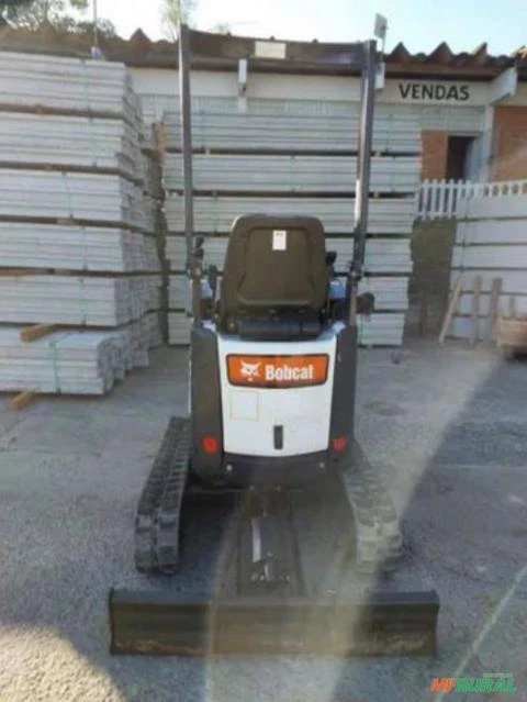 Miniescavadeira Bobcat E10 ano 2019