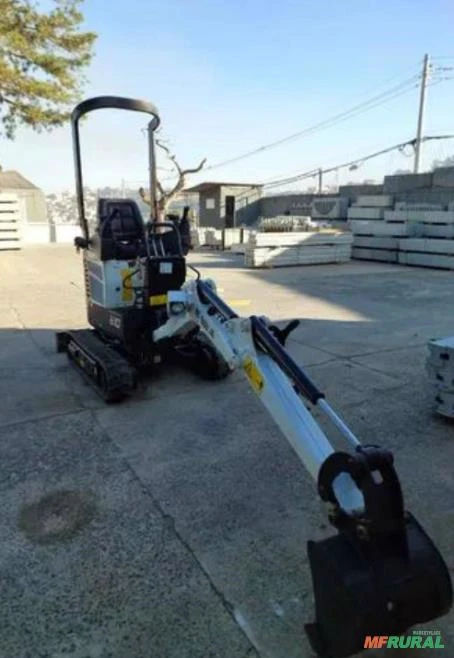 Miniescavadeira Bobcat E10 ano 2019