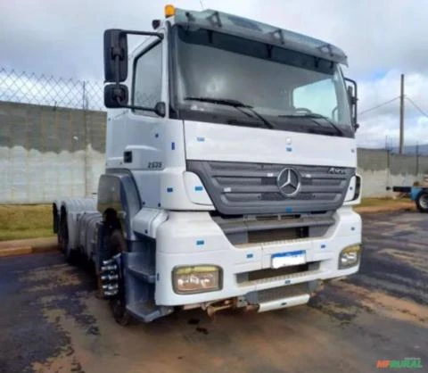 Caminhão Mercedes Benz (MB) 2535 ano 09