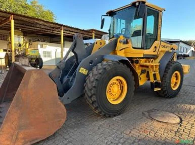 Pá Carregadeira Volvo L70F ano 2014