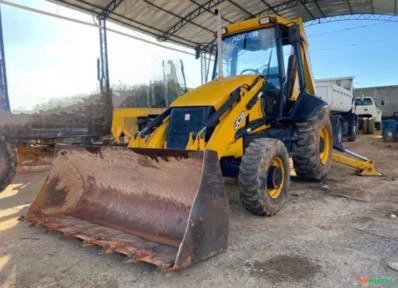 Retroescavadeira JCB 3C ano 2012, 6x4, com 7500 horas