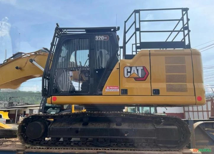 Escavadeira Caterpillar 320GC ano 2020 com 8000 horas