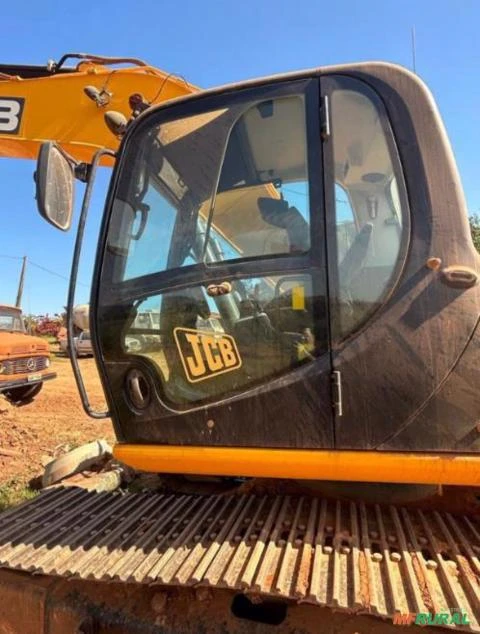 Escavadeira JCB JS220 LC ano 2019 com 4500 horas