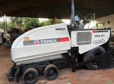 Vibroacabadora de Asfalto Terex VDA 421 ano 2011 com 4200 horas