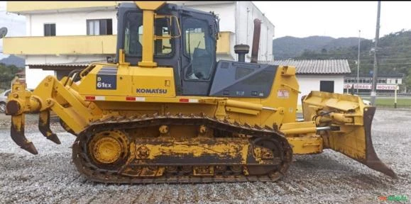 Trator de Esteira Komatsu D61EX ano 2011 com 10.000 horas