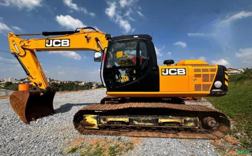 Escavadeira JCB JS220 LC ano 2021, com 2860 horas