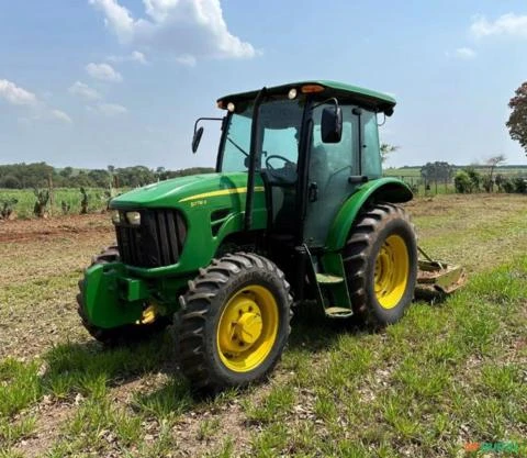 Trator Jhon Deere 5078E ano 2018, 4x4, com 5100 horas