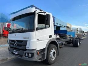 MB Atego 2426 ano 2013, 6x2, reduzido