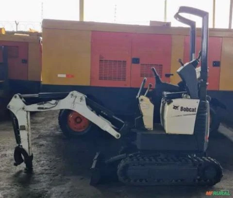 Miniescavadeira Bobcat E10 ano 2022 com 104 horas