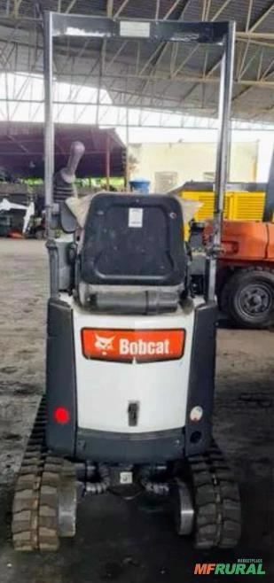 Miniescavadeira Bobcat E10 ano 2022 com 104 horas