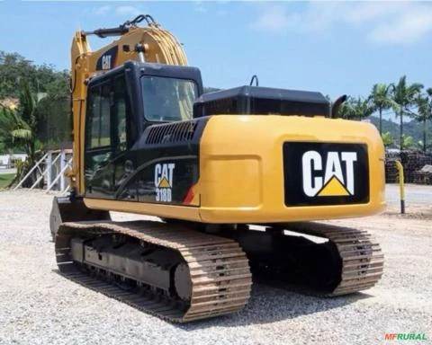 Escavadeira Caterpillar 318 D2L ano 2018, com 6600 horas