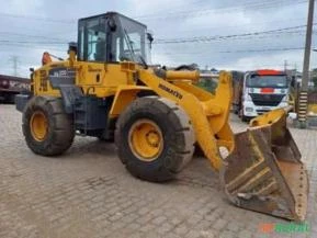 R: Pá Carregadeira Komatsu WA320 ano 2010 Com 26.000h