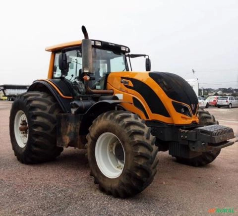 Imagem Trator Valtra BH224 ano 2019, 4x4, com 4000 horas Imagem Trator Valtra BH224 ano 2019, 4x4, com 4000 horas