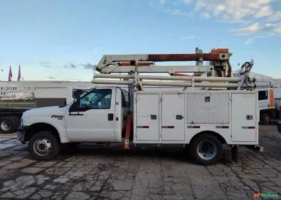 Ford F4000 ano 2017, 4x4, com cesto aéreo de 10 metros, 100.000 km