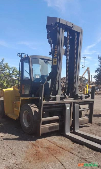 Empilhadeira Yale 330VX ano 2011 para 16 toneladas, com 28.700 horas Imagem Empilhadeira Yale 330VX ano 2011 para 16 toneladas, com 28.700 horas