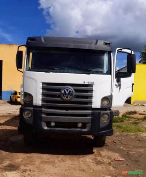 VW 31-320 ano 2012, 6x4, caçamba de 12 ㎥, com 117.000 km