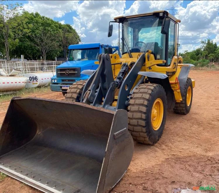 Pá Carregadeira Volvo L60F ano 2018 com 7800 horas