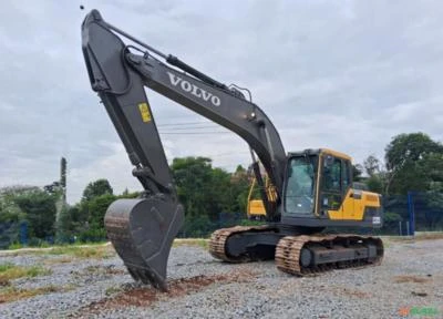 Escavadeira Volvo EC200D ano 2019 com apenas 1090 horas