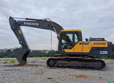 Escavadeira Volvo EC200D ano 2019 com apenas 1090 horas