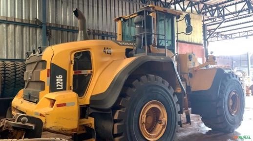 Pá Carregadeira Volvo L220 G ano 2014 com 22.000 horas Imagem Pá Carregadeira Volvo L220 G ano 2014 com 22.000 horas