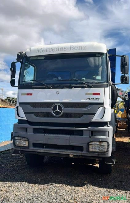 Caminhão Mercedes Benz MB Axor 4144 ano 2020, 6x4, com caçamba de 16 ㎥, 76.500 km Imagem Caminhão Mercedes Benz MB Axor 4144 ano 2020, 6x4, com caçamba de 16 ㎥, 76.500 km