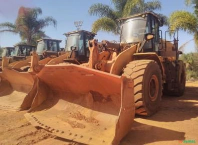 Pá Carregadeira Caterpillar 966L de 2019 a 2021, média de 10.000 horas Imagem Pá Carregadeira Caterpillar 966L de 2019 a 2021, média de 10.000 horas