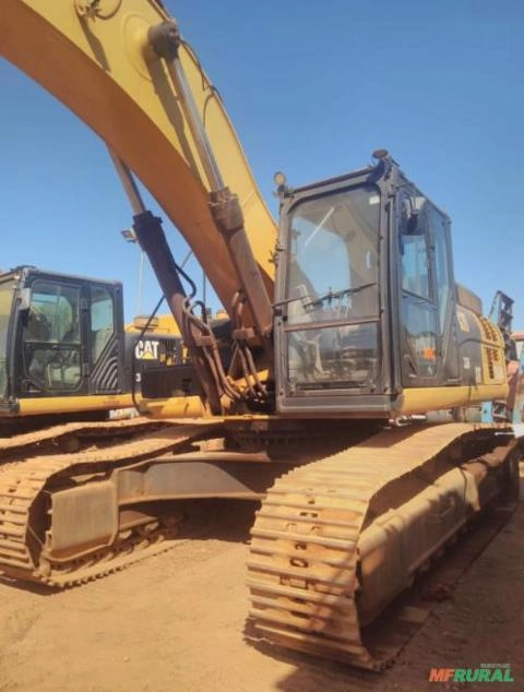Escavadeira Caterpillar 336 D ano 2018, com 14.950 horas Imagem Escavadeira Caterpillar 336 D ano 2018, com 14.950 horas