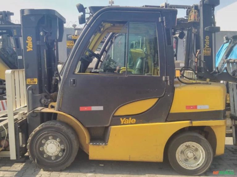 Empilhadeira Yale 90VX ano 2012 com capacidade para 4500 kg, à Gás, 10.500 horas Imagem Empilhadeira Yale 90VX ano 2012 com capacidade para 4500 kg, à Gás, 10.500 horas