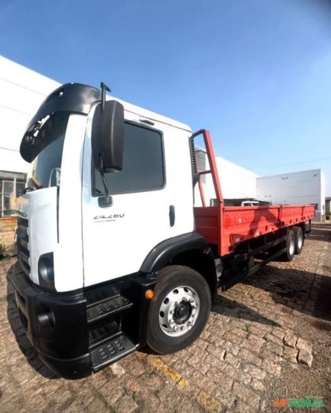 Caminhão Volkswagen VW 24-280 ano 2012, 6x2, com carroceria metálica de 9 metros, 460.000 km Imagem Caminhão Volkswagen VW 24-280 ano 2012, 6x2, com carroceria metálica de 9 metros, 460.000 km