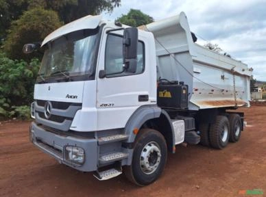 Caminhão Mercedes Benz MB 2831 ano 2013, com caçamba de 16 ㎥, 6x4 Imagem Caminhão Mercedes Benz MB 2831 ano 2013, com caçamba de 16 ㎥, 6x4