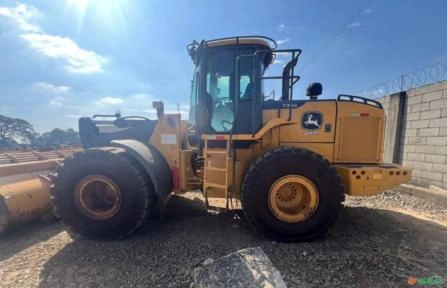 Pá Carregadeira John Deere 724K ano 2021 com 5000 horas Imagem Pá Carregadeira John Deere 724K ano 2021 com 5000 horas