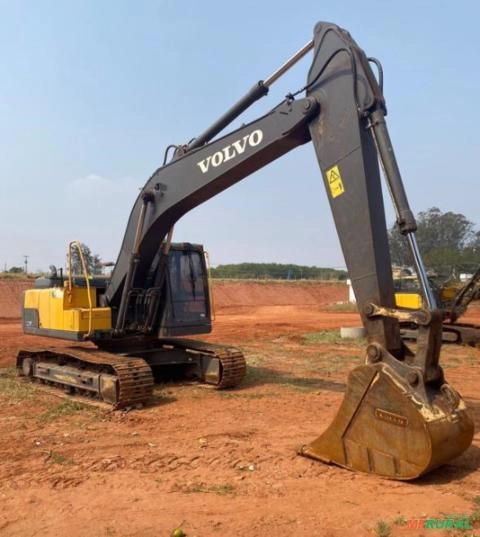 Escavadeira Volvo EC 200D ano 2021 com 7000 horas Imagem Escavadeira Volvo EC 200D ano 2021 com 7000 horas