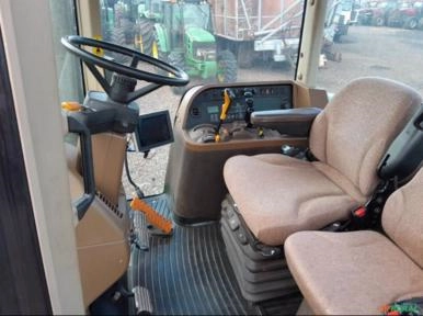 Imagem Trator John Deere 7230J ano 2022, 4x4, com 1.305 horas Imagem Trator John Deere 7230J ano 2022, 4x4, com 1.305 horas