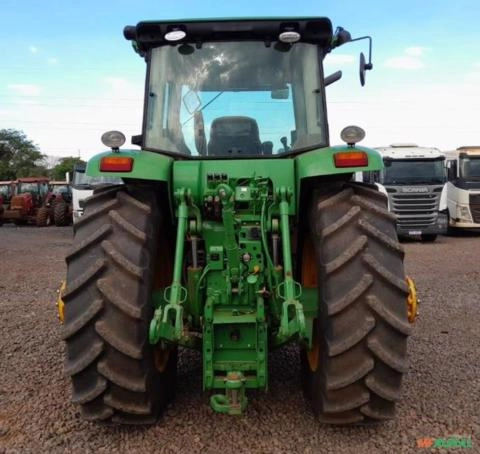 Imagem Trator John Deere 7230J ano 2022, 4x4, com 1.305 horas Imagem Trator John Deere 7230J ano 2022, 4x4, com 1.305 horas