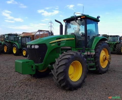 Imagem Trator John Deere 7230J ano 2022, 4x4, com 1.305 horas Imagem Trator John Deere 7230J ano 2022, 4x4, com 1.305 horas