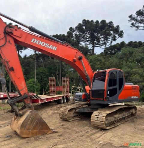 Imagem Escavadeira Doosan DX225 LCA ano 2015 com 17.000 horas Imagem Escavadeira Doosan DX225 LCA ano 2015 com 17.000 horas